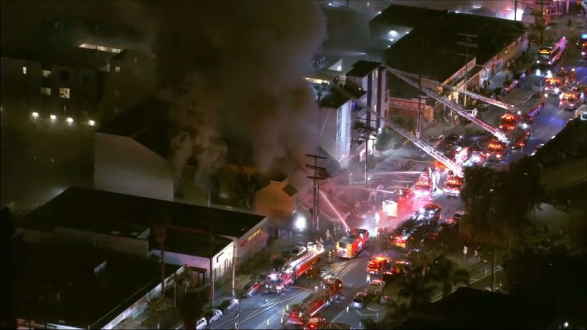 Fire burns through building in North Hills