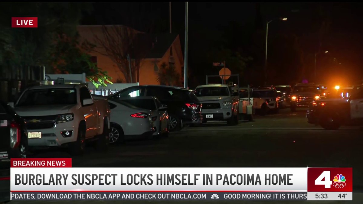 Burglary suspect locks himself in Pacoima home – NBC Los Angeles