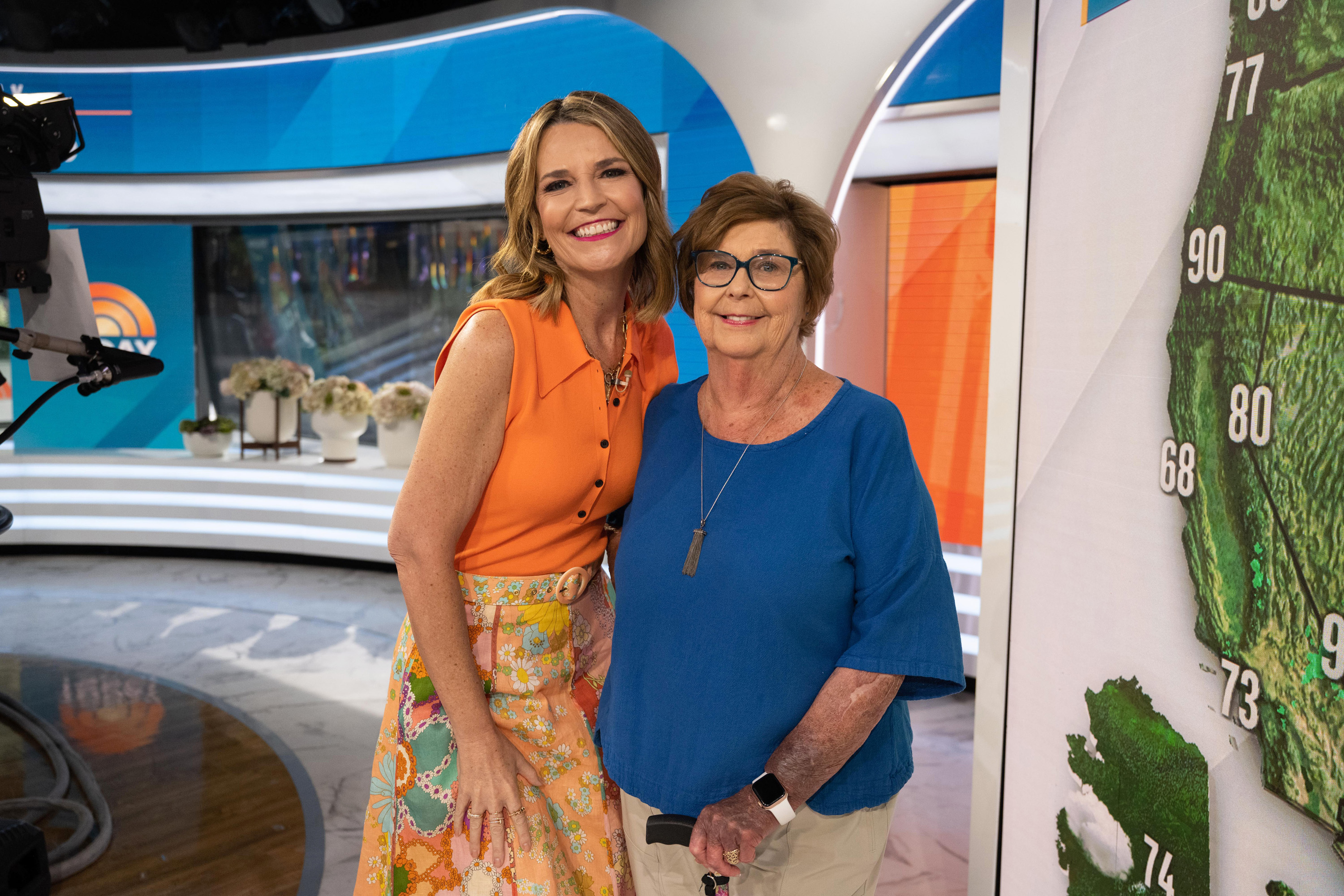 Savannah Guthrie visits ‘TODAY’ studio as she plans eventual return – NBC Los Angeles