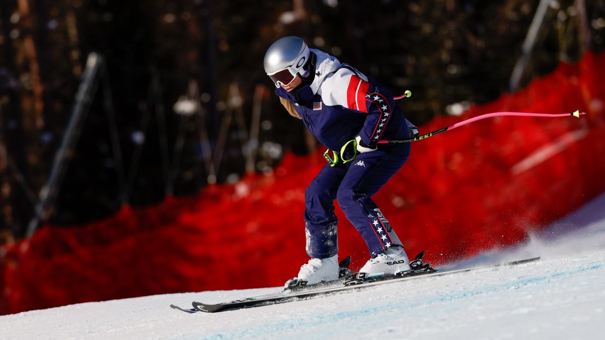 Lindsey Vonn says she can return to U.S. after successful surgery in Italy