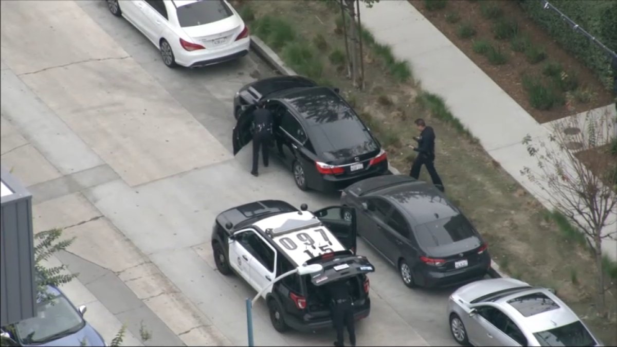 Shooting reported near school in North Hollywood – NBC Los Angeles