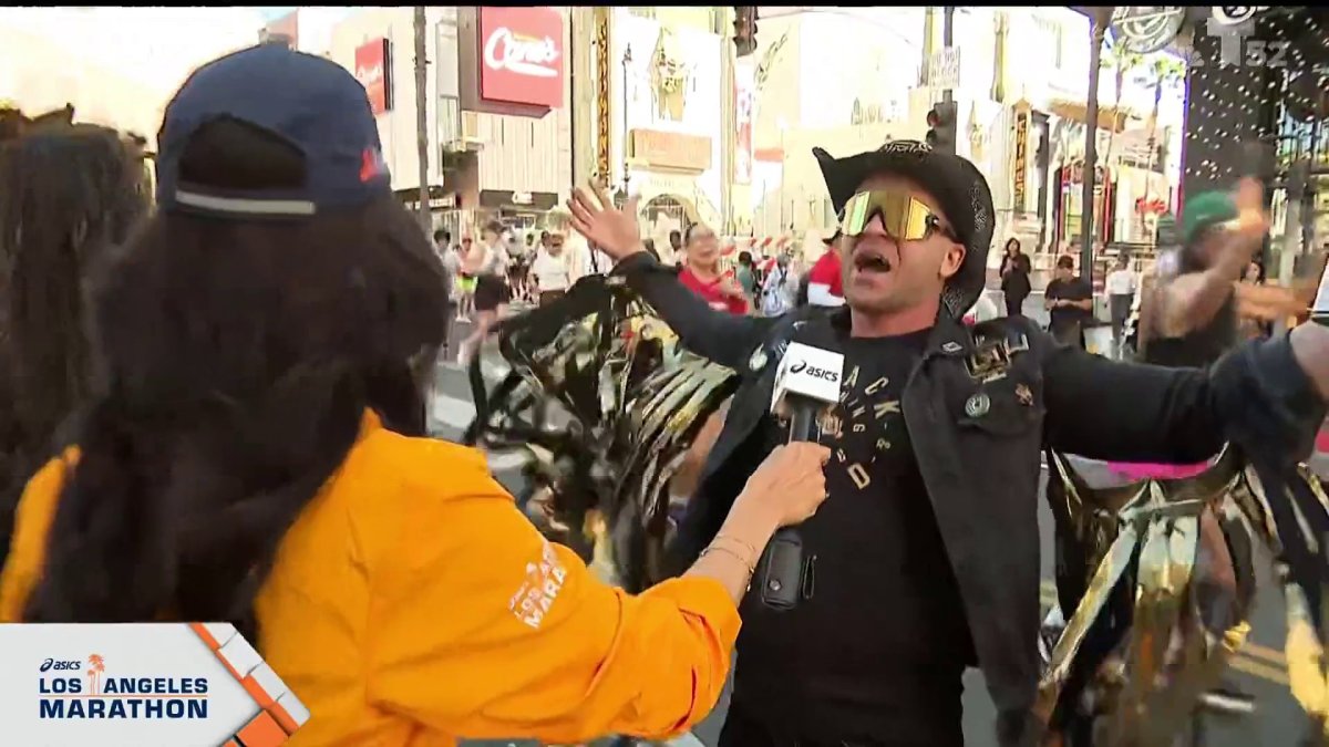 LAFC supporters cheer on 2026 LA Marathon runners – NBC Los Angeles