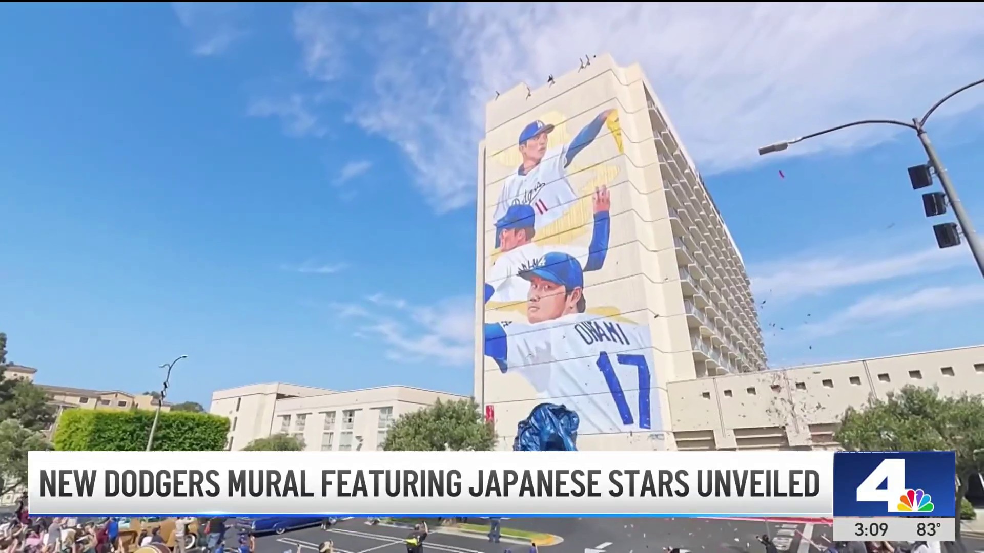nbclosangeles.com - New Dodgers mural unveiled on Torrance hotel