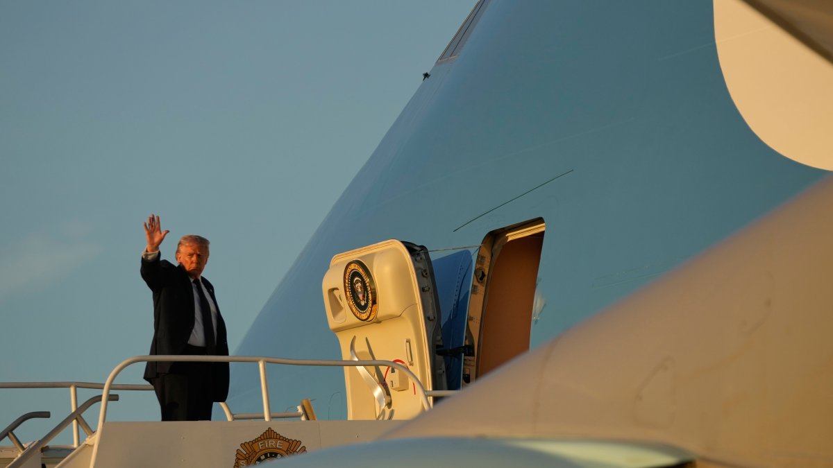 Trump visits Ohio, Kentucky to downplay war's effect on economy and target GOP Rep. Massie