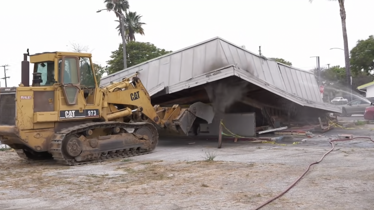 Abandoned North Long Beach properties demolished after crime spree