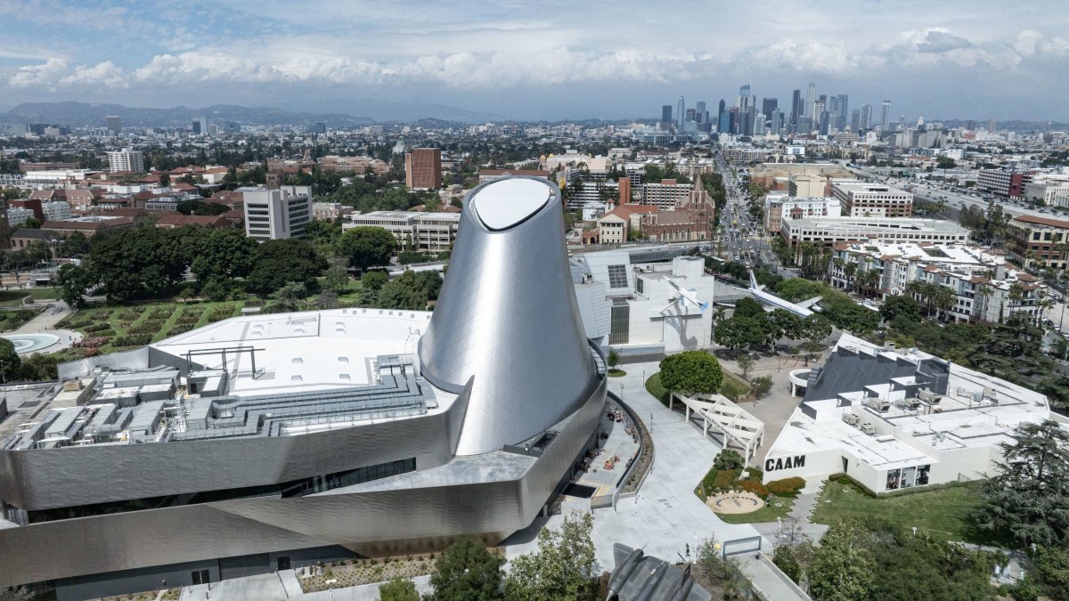 Finalization of Construction for California Science Centers Space Shuttle Endeavour Building