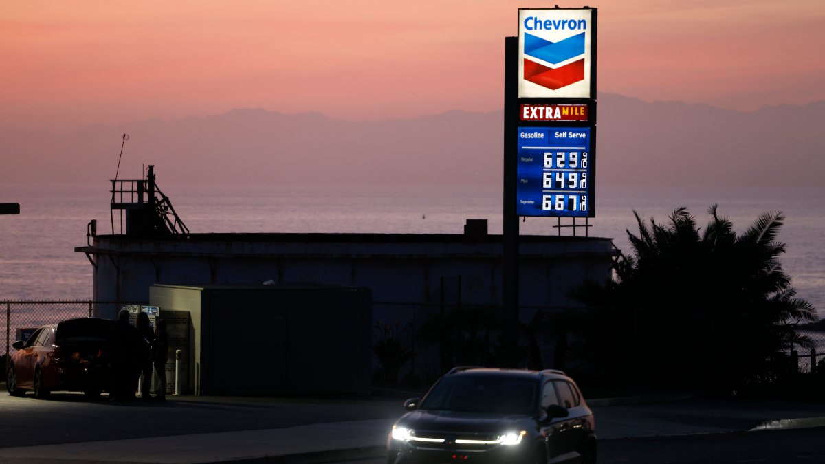 Oil prices surge after Trump says U.S. will blockade the Strait of ...