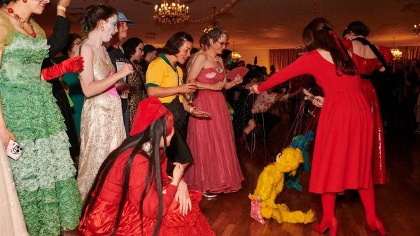 A spring fling with zing and strings: It’s time to party at ‘Puppet ...