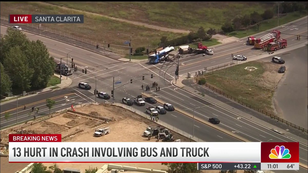 13 hurt in crash involving bus and truck in Santa Clarita – NBC Los Angeles