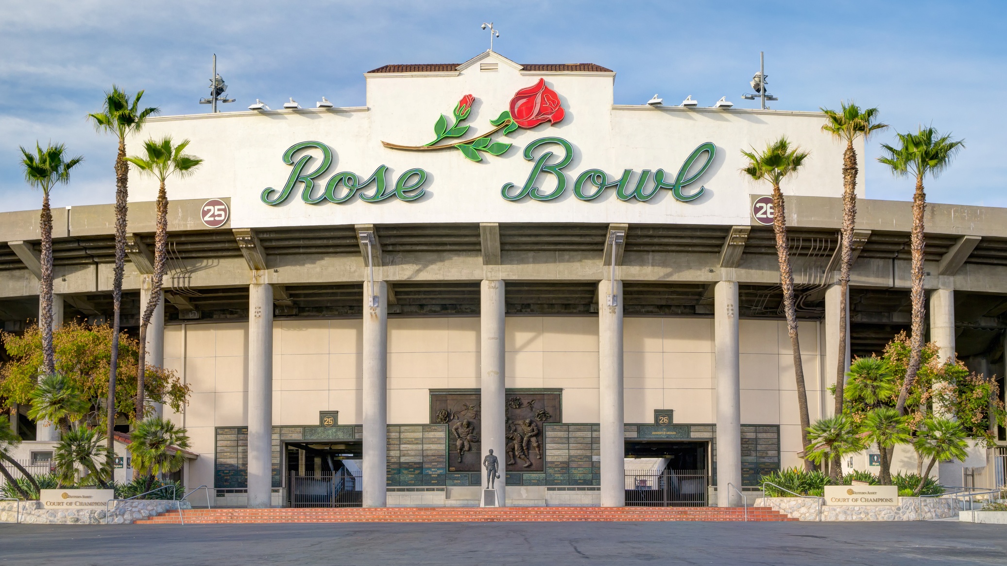 Explore Rose Bowl Stadium On A Father S Day Tour And Take In Rarely GettyImages 940232346 
