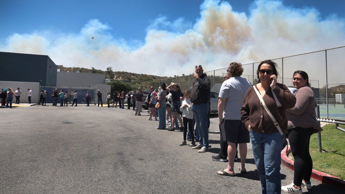 Southern California wildfire smoke advisory extended into Thursday night