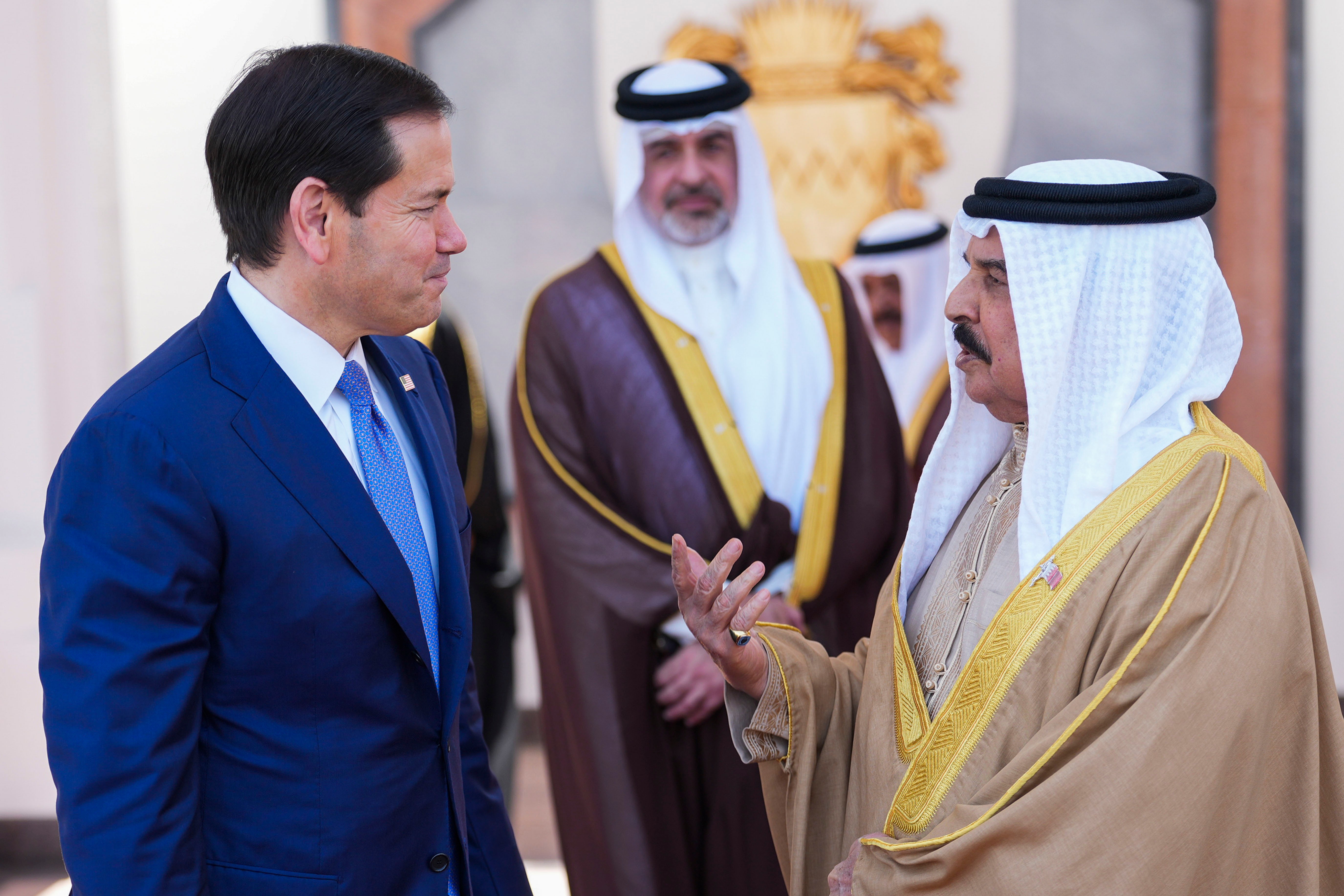 Iran attacks Bahrain and Kuwait after U.S. strikes – NBC Los Angeles