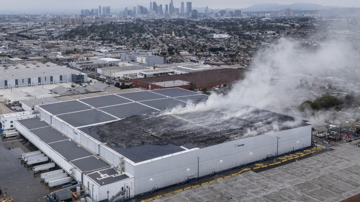 Shelter-in-place order reissued due to smoke from Boyle Heights fire