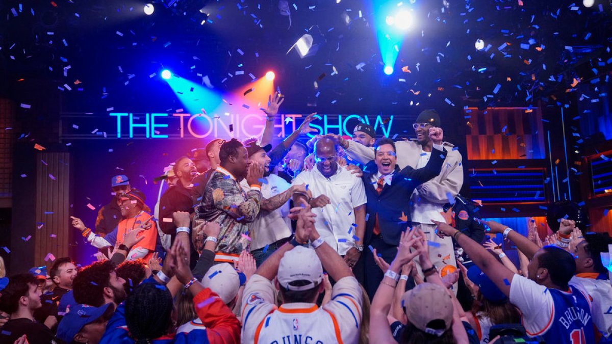 Knicks celebrate Finals win on ‘Tonight Show,' raise Fallon's lucky game shoe ...