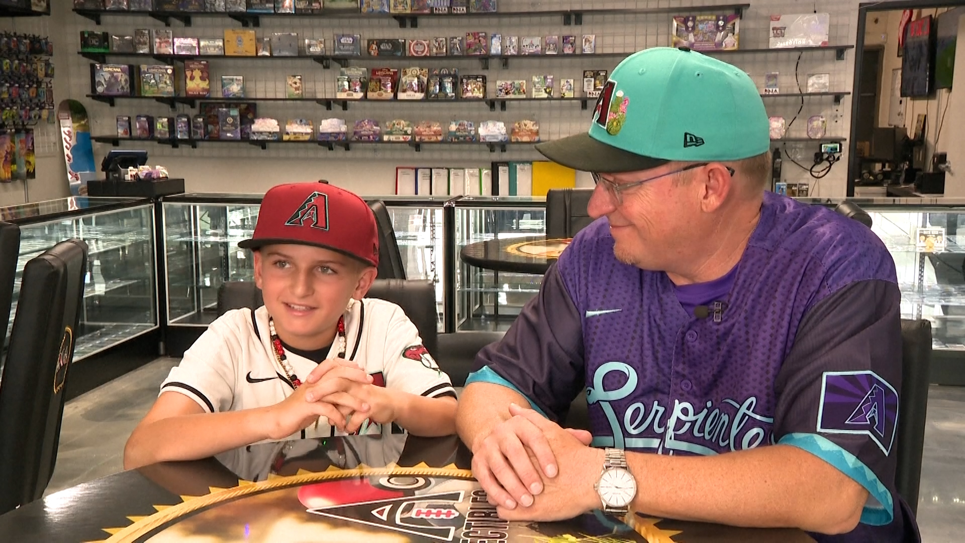 メジャーリーガーからのプレゼント Arizona boy's one-of-a-kind baseball card sells for nearly $75K