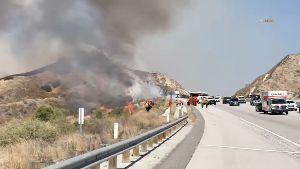 Brush fire in Moreno Valley prompts freeway closure – NBC Los Angeles
