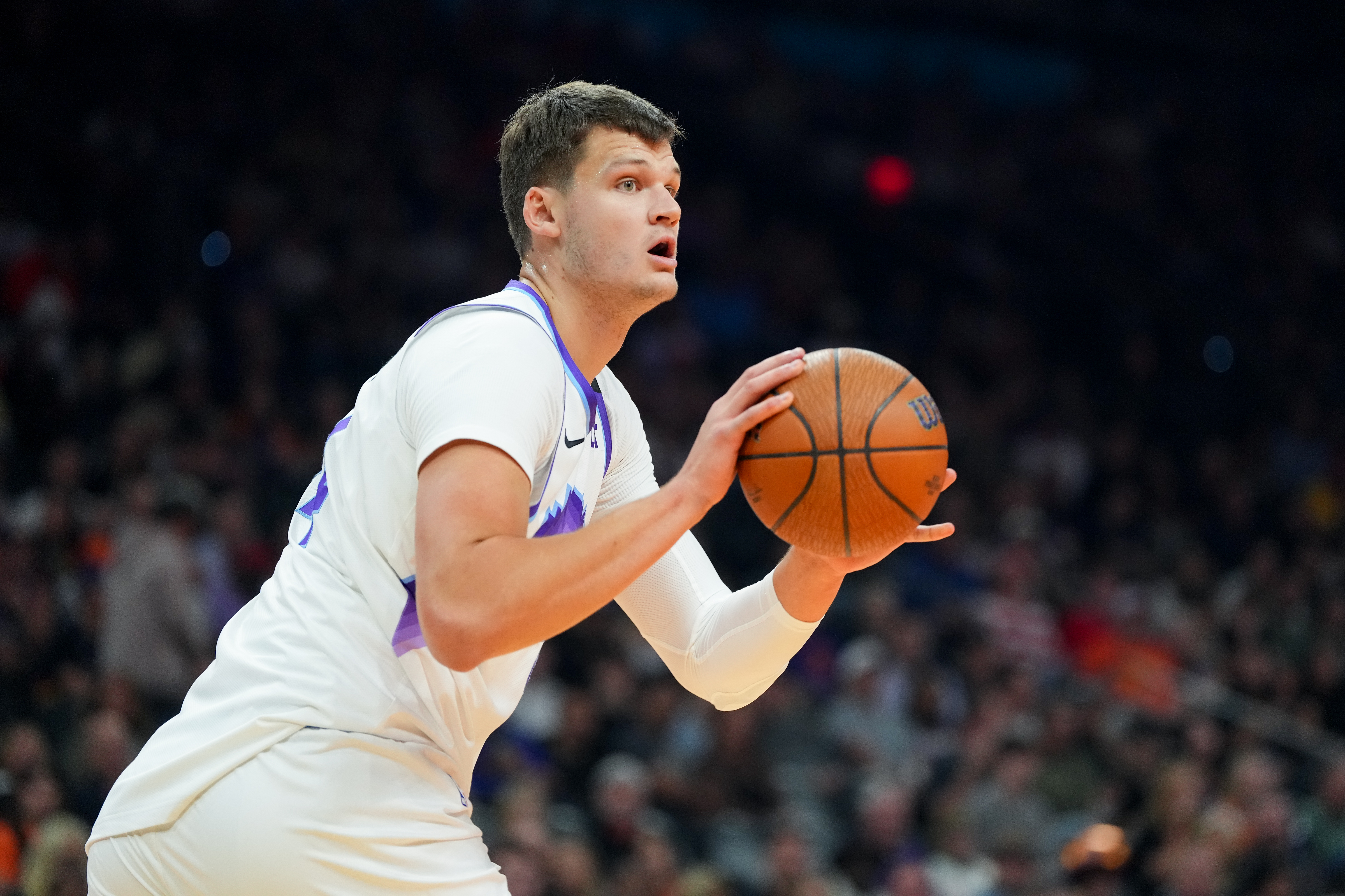 Walker Kessler among flurry of Lakers roster moves, reports say