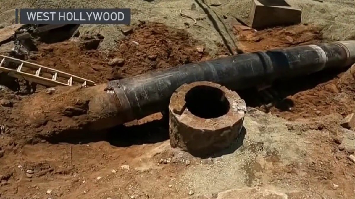 لا يوجد موعد محدد لإعادة فتح Sunset Blvd. في غرب هوليود مع استمرار الإصلاحات
