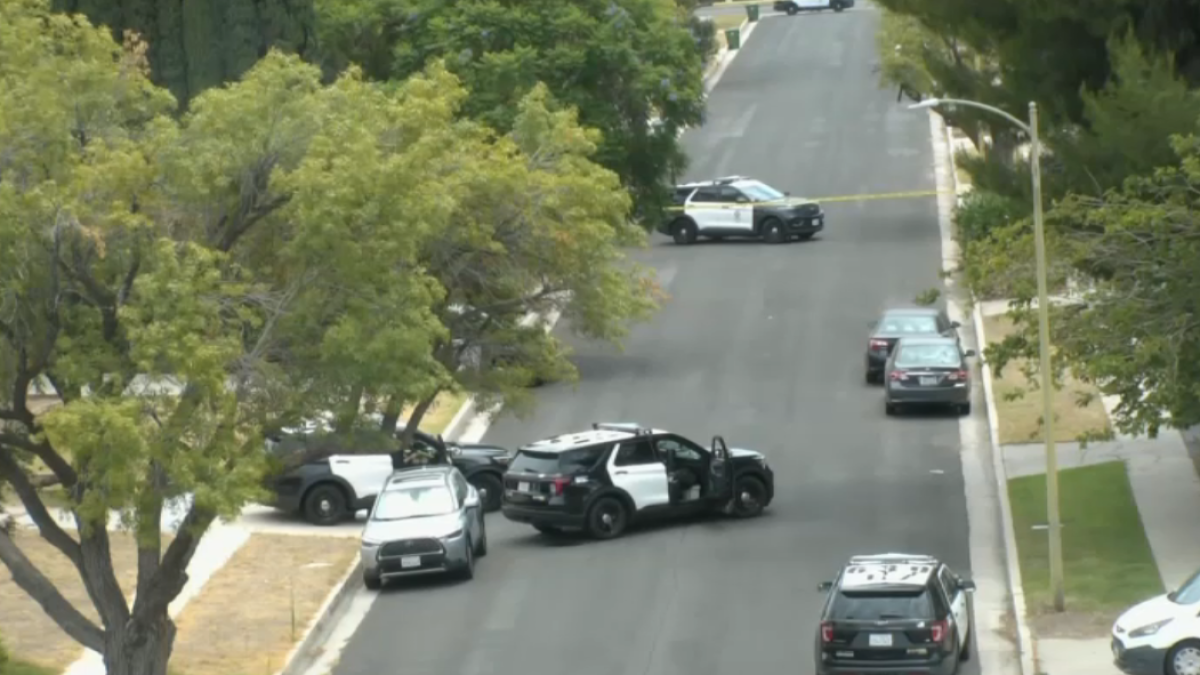 Police in standoff with man accused of attacking his family at Chatsworth home