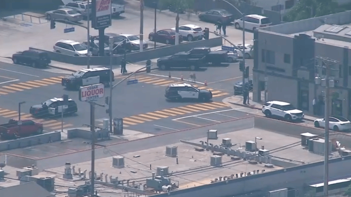 2 men hospitalized in shooting outside Long Beach strip mall – NBC Los ...