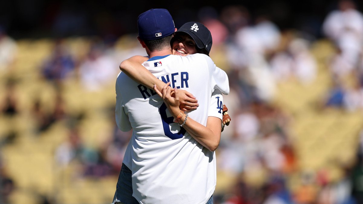 Rob Reiner's children throw out first pitch at Dodgers game in tribute to father