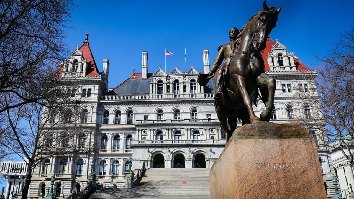 FBI thwarts alleged ISIS-inspired plot to bomb New York Capitol building
