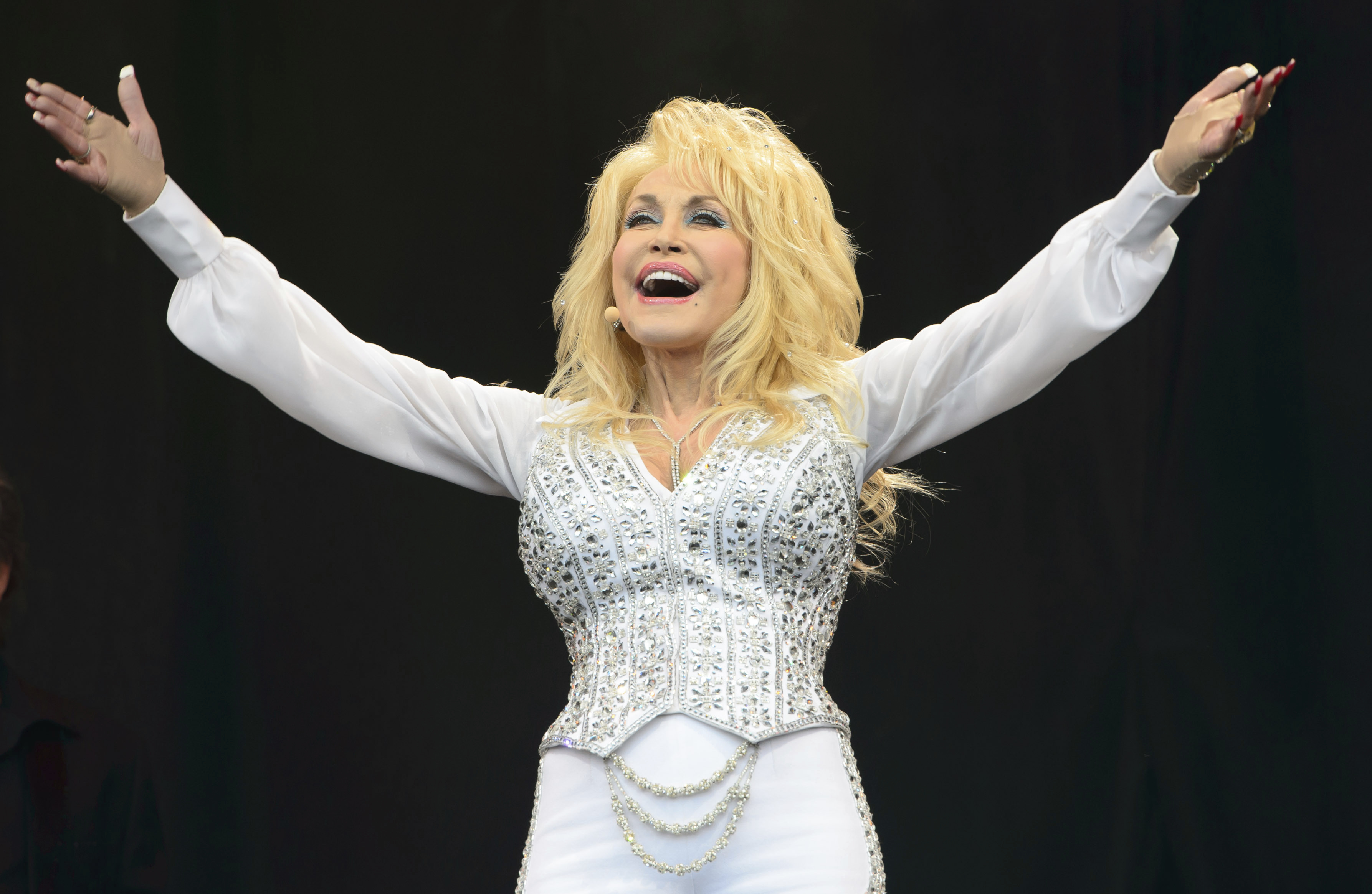 Tennessee moves to rename Nashville International Airport in Dolly Parton’s honor (4)