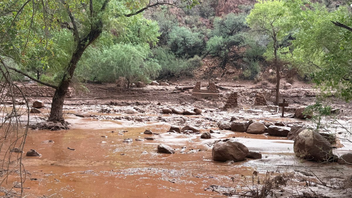 At least 1 dead, more than a dozen missing at Grand Canyon after extreme flash flooding