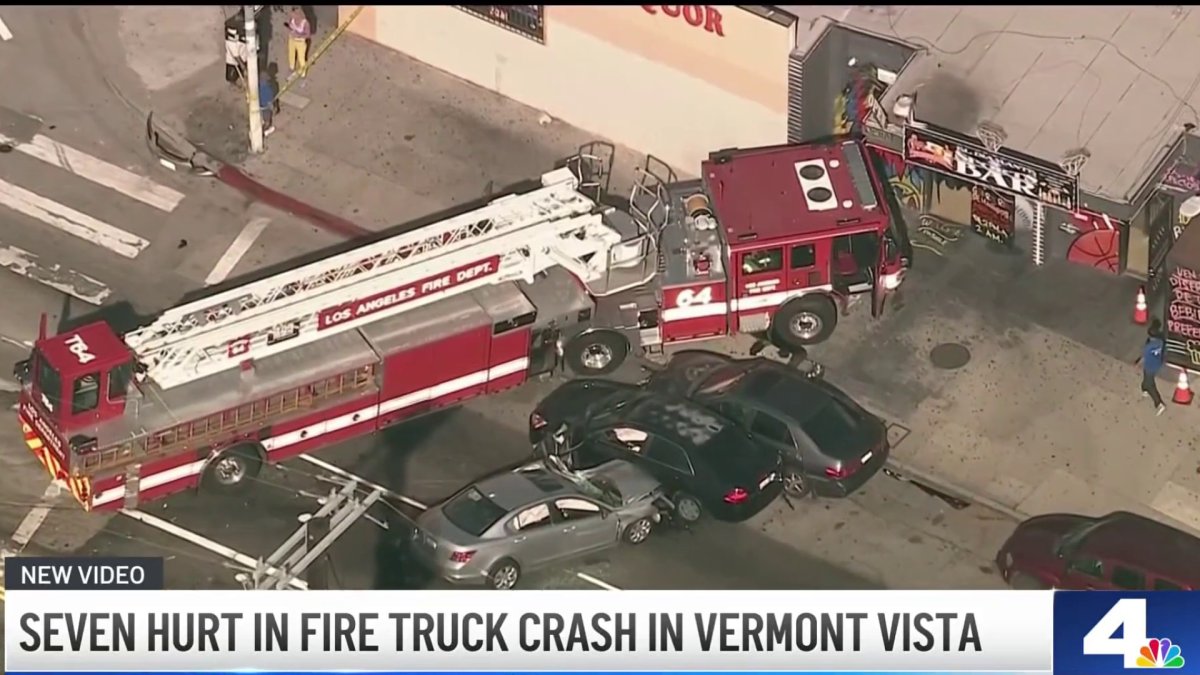 7 injured in South LA crash involving fire truck