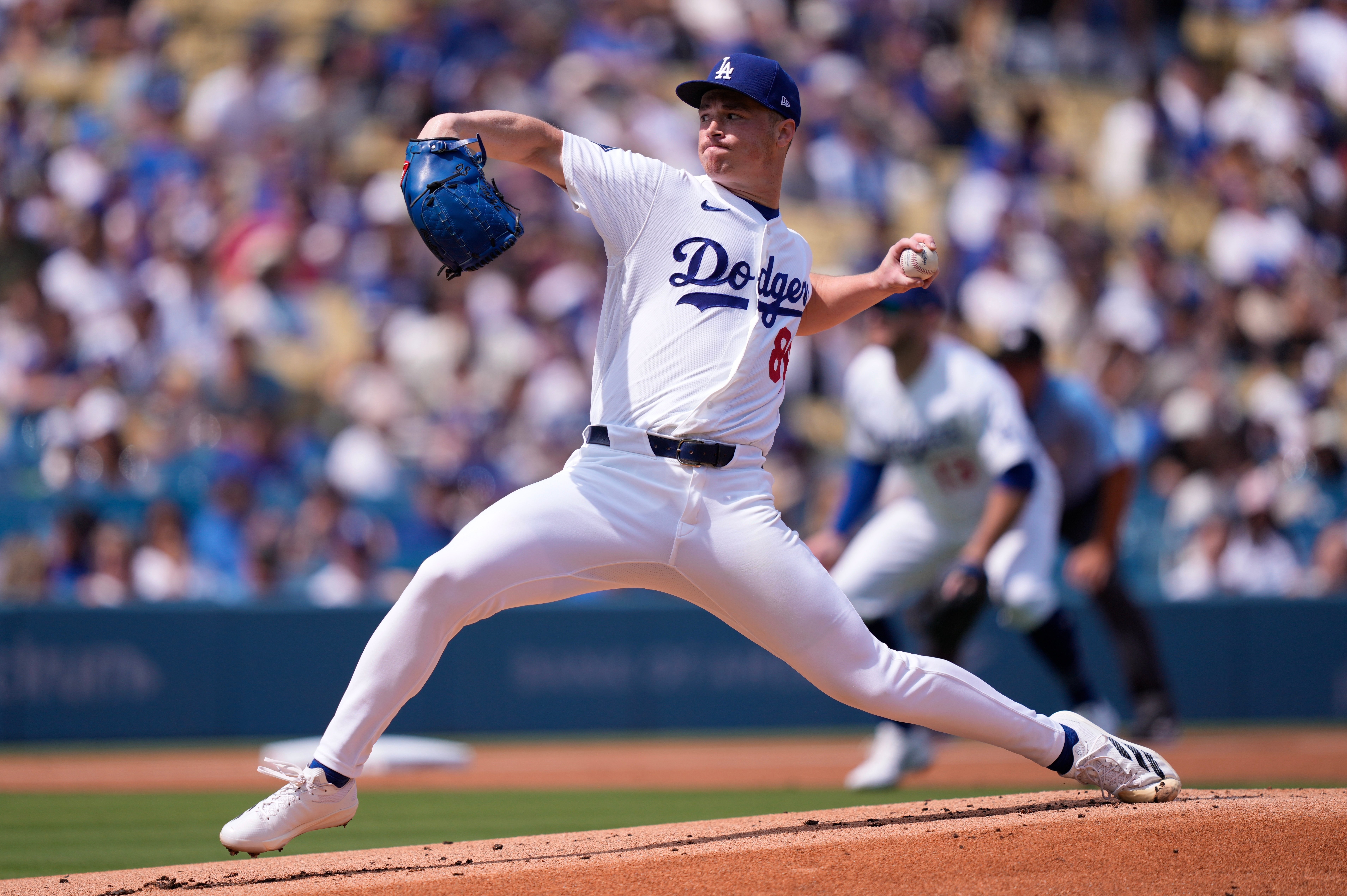 Dodgers beat Giants 3-1 to complete three-game sweep