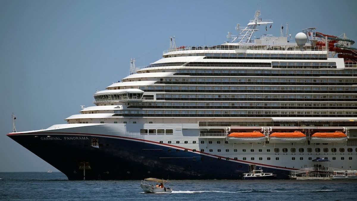 Passenger jumps overboard from Carnival Cruise ship headed to Long Beach