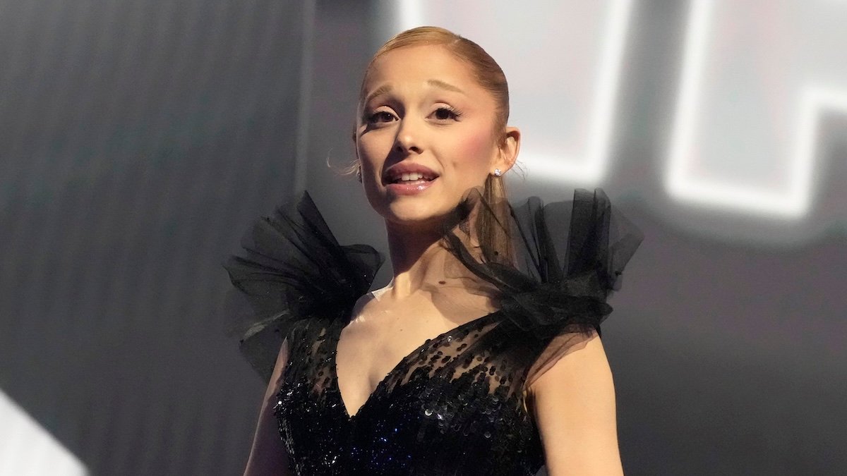 Ariana Grande bids fans tearful farewell at her final show before break from s...