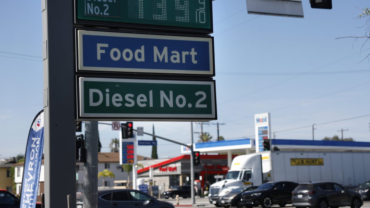 Diesel fuel prices in California reach an all-time high