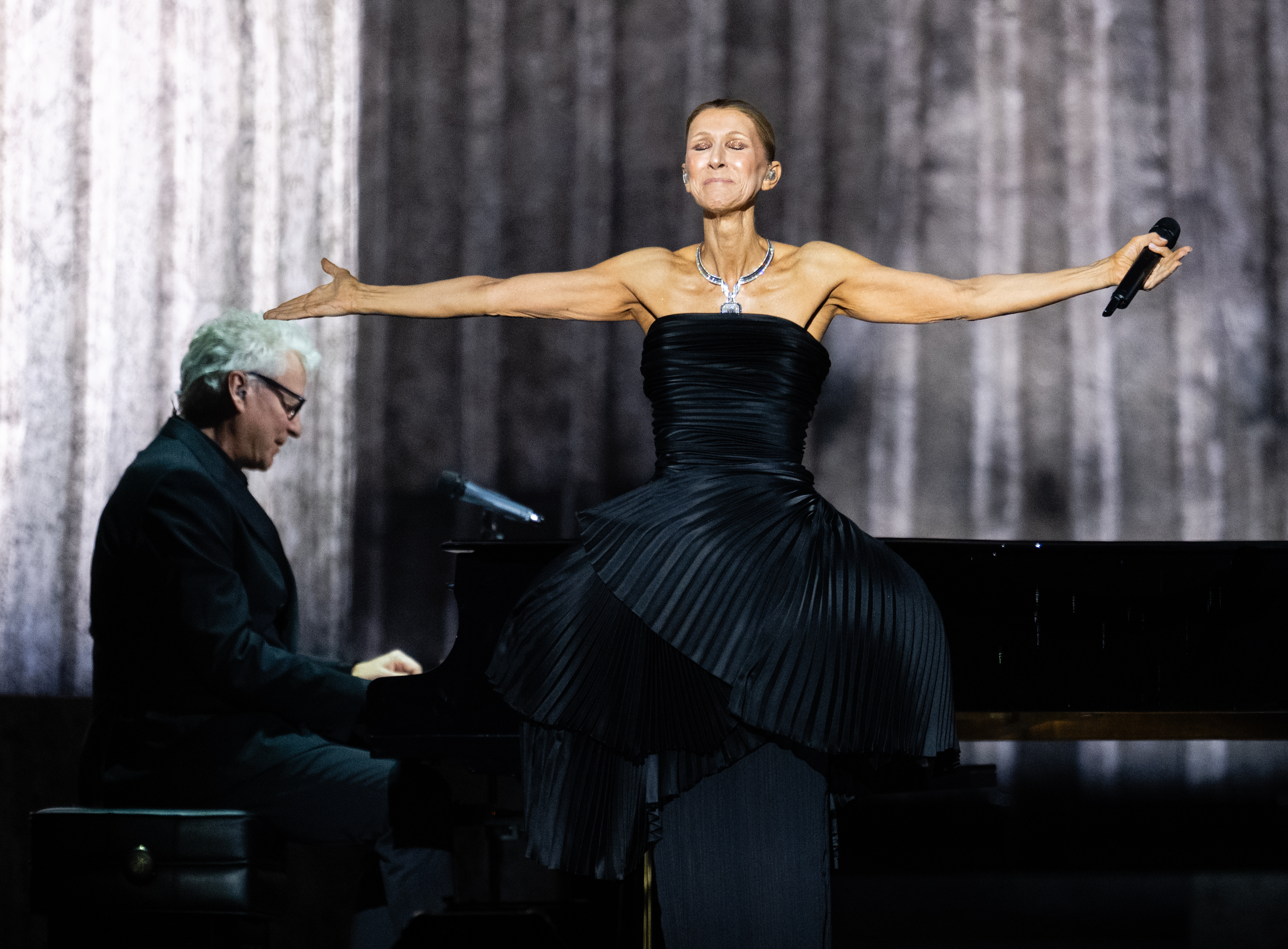 Celine Dion breaks down during emotional first concert in 6 years: ‘I missed y...