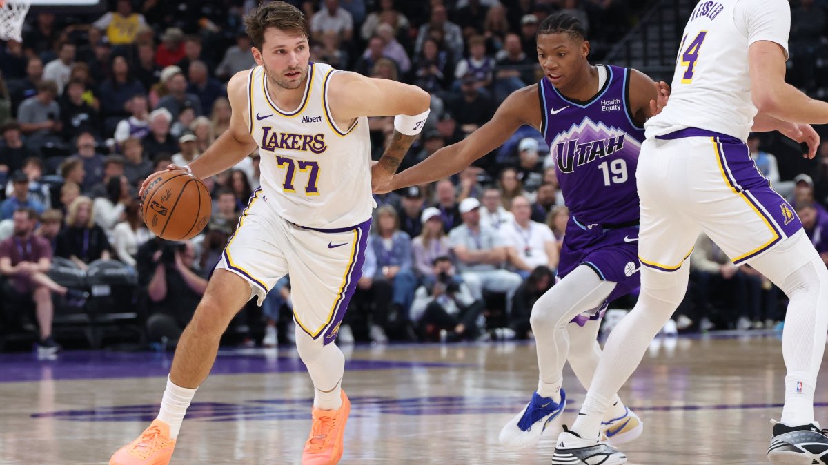 Luka Doncic scores NBA season-high 52 points in the Lakers' victory over the Jazz