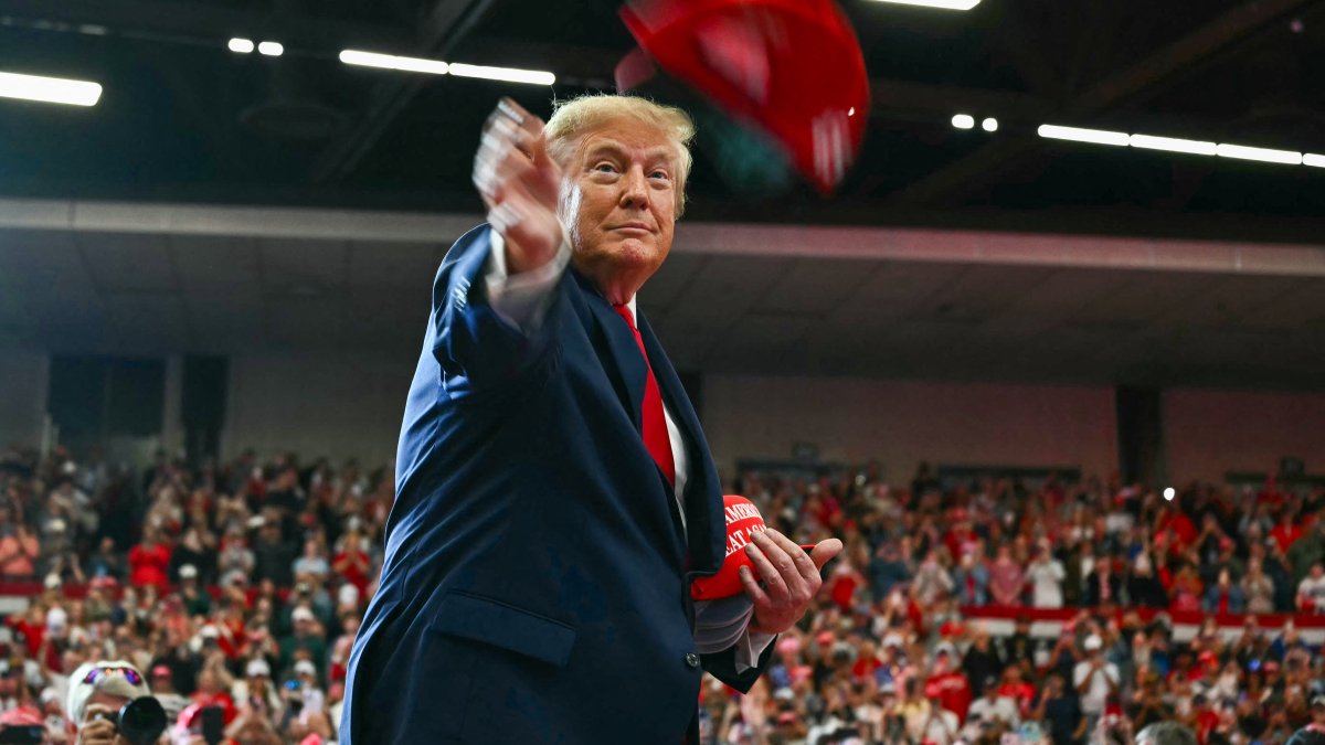 Trump's cure for Republicans' midterm woes is more Trump. Will it work?