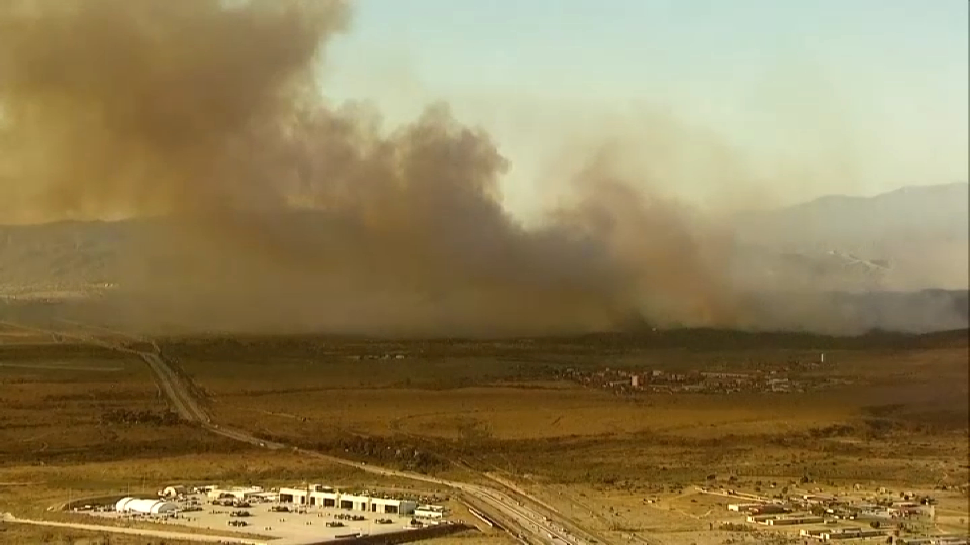 Camp Pendleton brush fire grows to 1,000+ acres, I-5 reopened – NBC Los ...