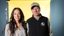 In this March 29, 2016 photo, Joanna Gaines, left, and Chip Gaines pose for a portrait in New York to promote their home improvement show, "Fixer Upper," on HGTV.