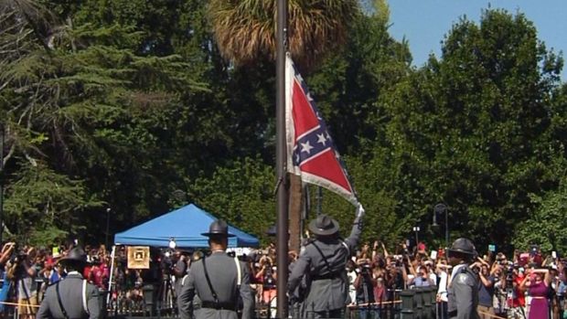 [NATL] WATCH: Confederate Flag Comes Down