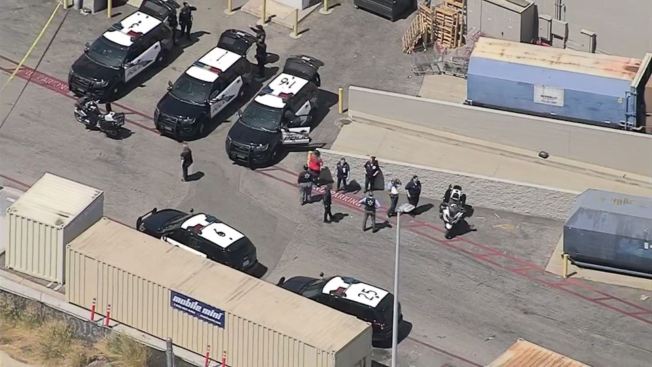 Possibly Threatening Call Prompts Closure Of Burbank Walmart Nbc