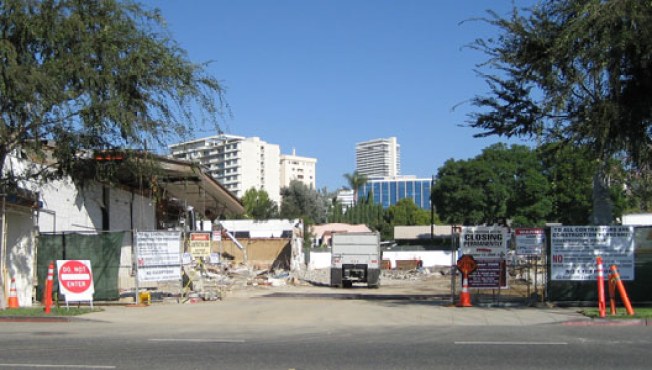 Discontinued (Until 2009): West Hollywood Pavilions Half-Demoed